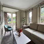 Waterloo Town House & Otel 4*