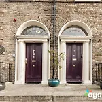 Waterloo Town House &