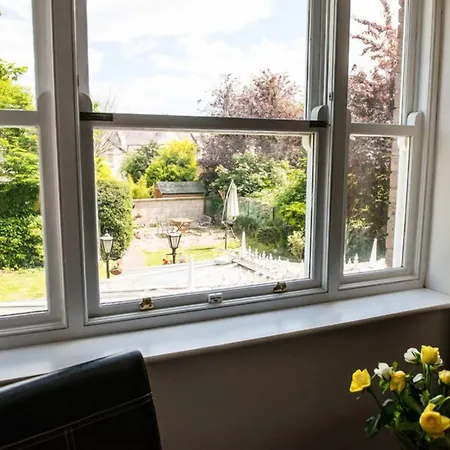 Waterloo Town House & فندق